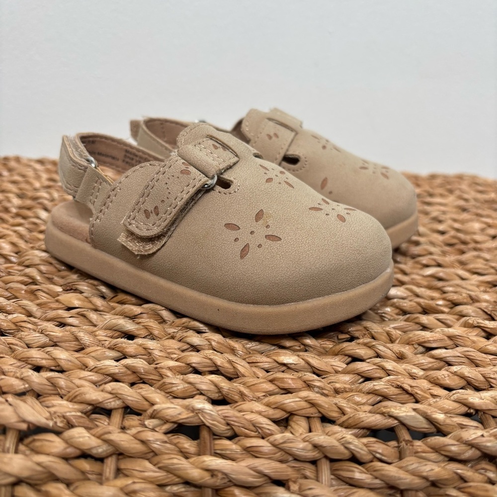 Self Esteem Toddler Slingback Clog  Shoes Size 6 Tan
